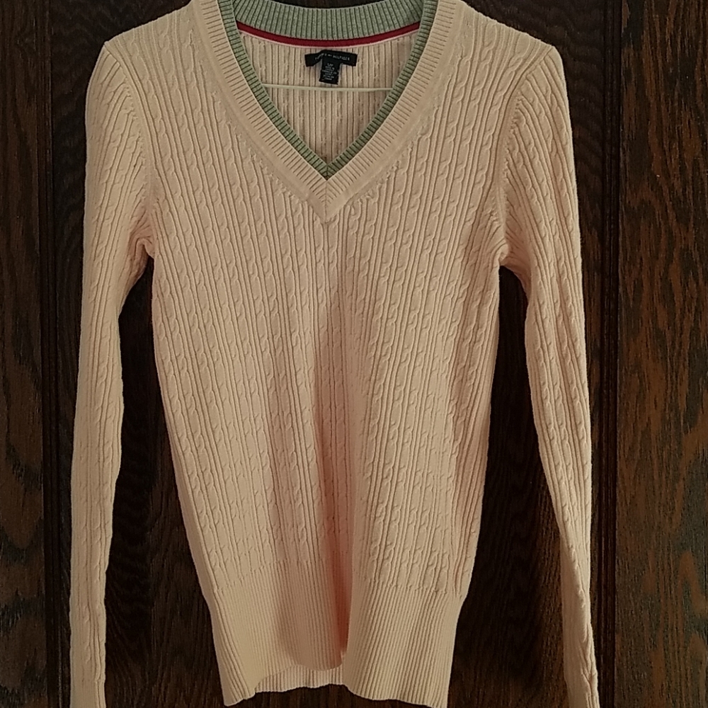 Tommy Hilfigere new without tags.Pink v neck